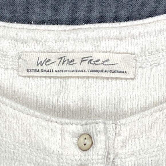 We The Free Back At It Henley Top XS Tan Oversized Slouchy Dolman Sleeves Casual - Picture 15 of 16